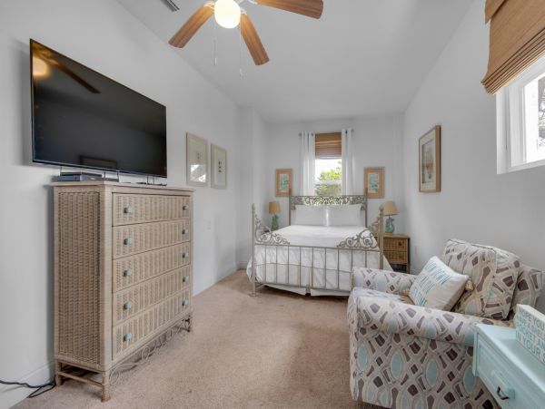 Navarre Beach Home with 5 Bedrooms