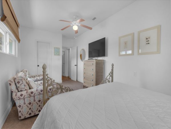 Navarre Beach Home with 5 Bedrooms