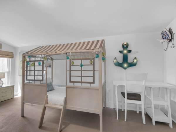 Navarre Beach Home with 5 Bedrooms