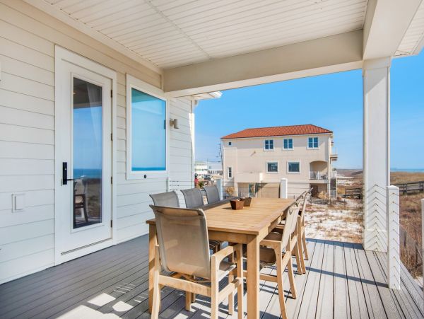 Modern Beachfront Vacation Home in Navarre Beach
