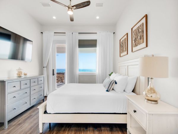 Modern Beachfront Vacation Home in Navarre Beach