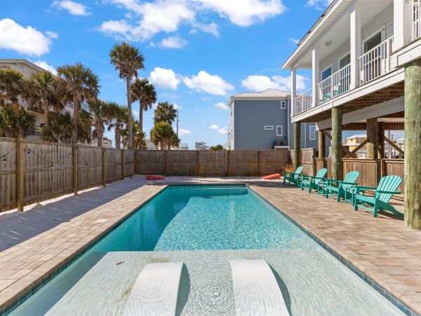 Spacious 6-Bedroom Beach Retreat with Pool in Navarre Beach