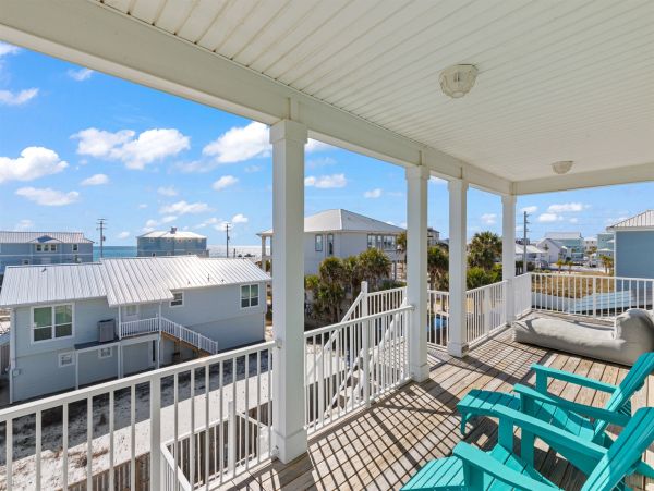 Spacious 6-Bedroom Beach Retreat with Pool in Navarre Beach