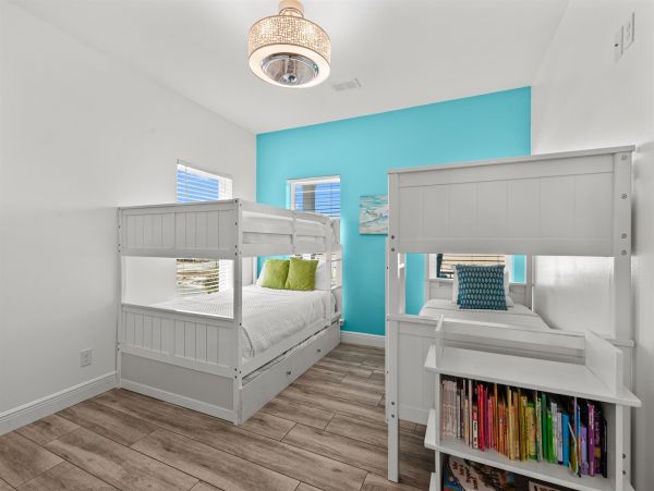 Spacious 6-Bedroom Beach Retreat with Pool in Navarre Beach