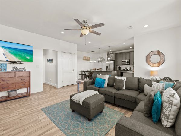 Spacious 6-Bedroom Beach Retreat with Pool in Navarre Beach