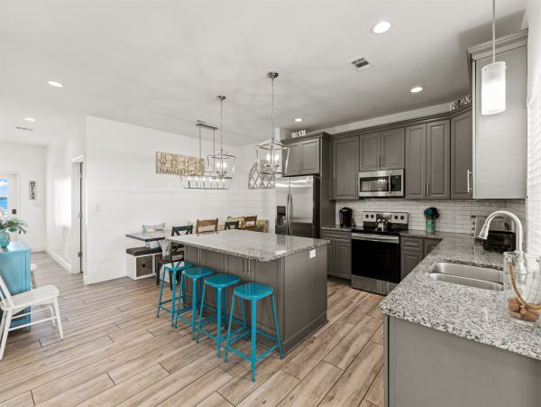 Spacious 6-Bedroom Beach Retreat with Pool in Navarre Beach