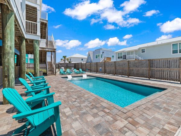 Spacious 6-Bedroom Beach Retreat with Pool in Navarre Beach