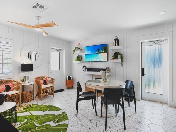 Holmes Beach Gorgeous 4 Bedroom Duplex