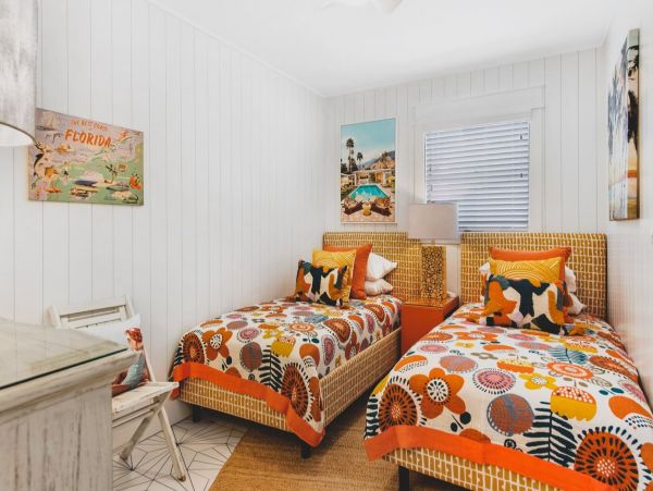 Holmes Beach Gorgeous 4 Bedroom Duplex