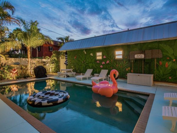 Holmes Beach Gorgeous 4 Bedroom Duplex