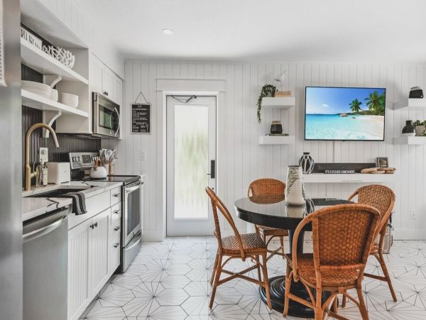 Holmes Beach Gorgeous 4 Bedroom Duplex