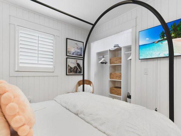 Holmes Beach Gorgeous 4 Bedroom Duplex