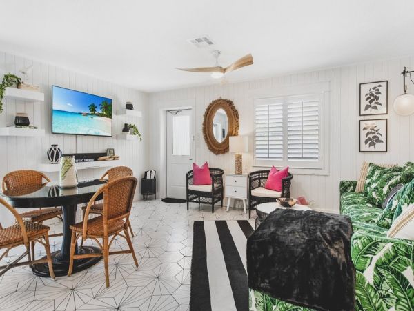 Holmes Beach Gorgeous 4 Bedroom Duplex