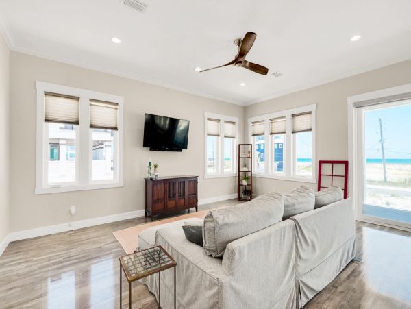 3 Bedroom Vacation Home in Navarre Beach Sleeps 12