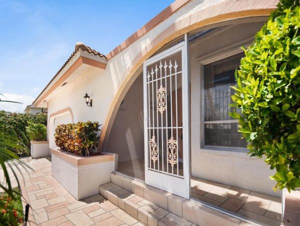 Marco Island Vacation Home Three Bedroom Walk to Beach