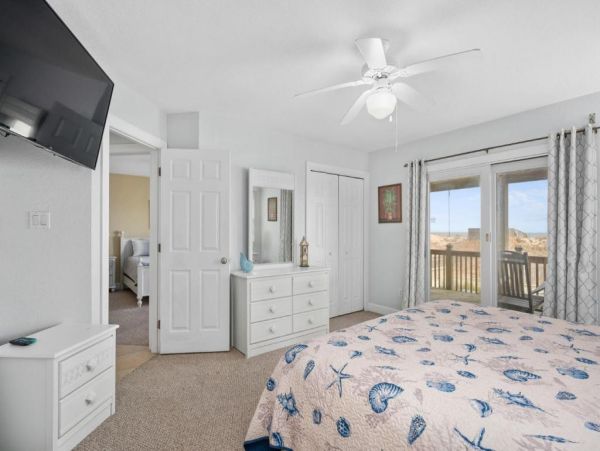Oceanfront Kill Devil Hills Vacation Home Fourteen Bedroom