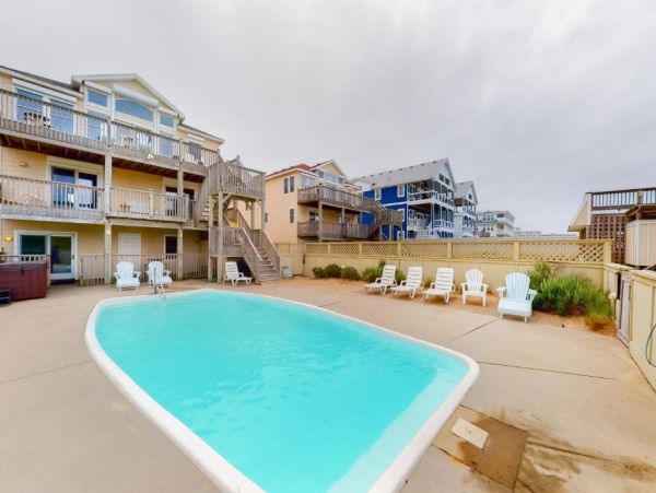 Oceanfront Kill Devil Hills Vacation Home Fourteen Bedroom