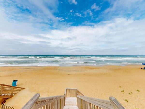 Oceanfront Kill Devil Hills Vacation Home Fourteen Bedroom
