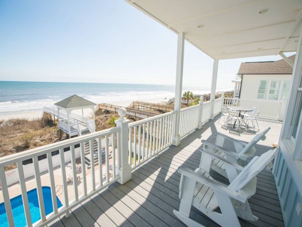 Oceanfront Vacation Home with 10 Bedrooms & Amazing Views