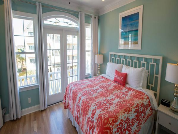 Oceanfront Vacation Home with 10 Bedrooms & Amazing Views