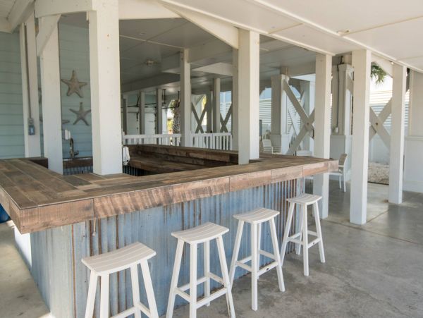 Oceanfront Vacation Home with 10 Bedrooms & Amazing Views