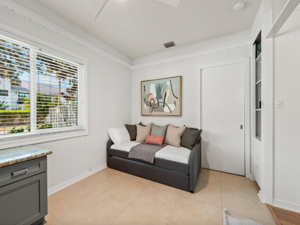 Lido Key Vacation Home Two Bedroom Walk to Beach