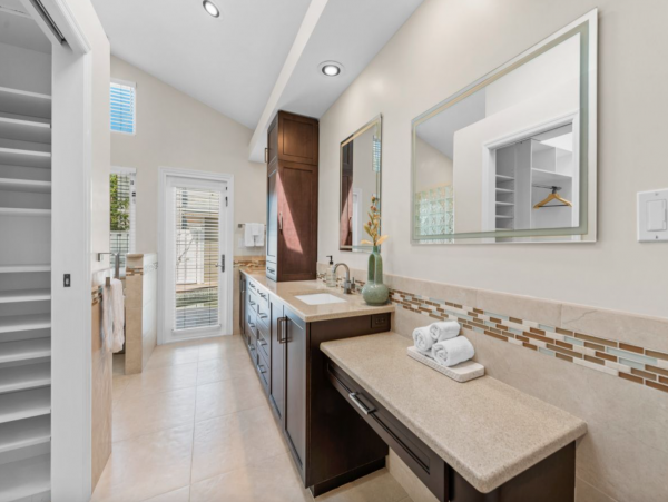 Lido Key Vacation Home Two Bedroom Walk to Beach