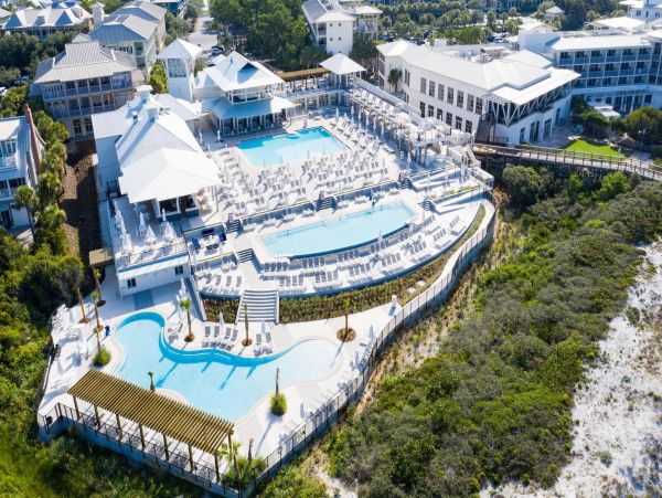 Santa Rosa Vacation Home Six Bedroom Walk to Beach