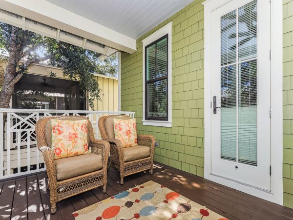 Santa Rosa Vacation Home Six Bedroom Walk to Beach