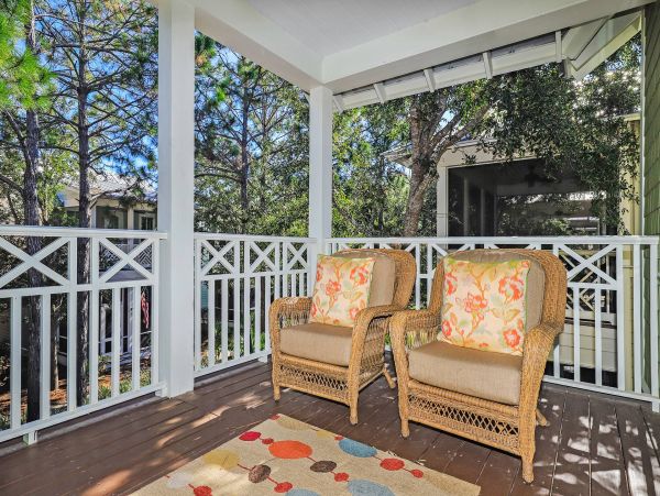 Santa Rosa Vacation Home Six Bedroom Walk to Beach