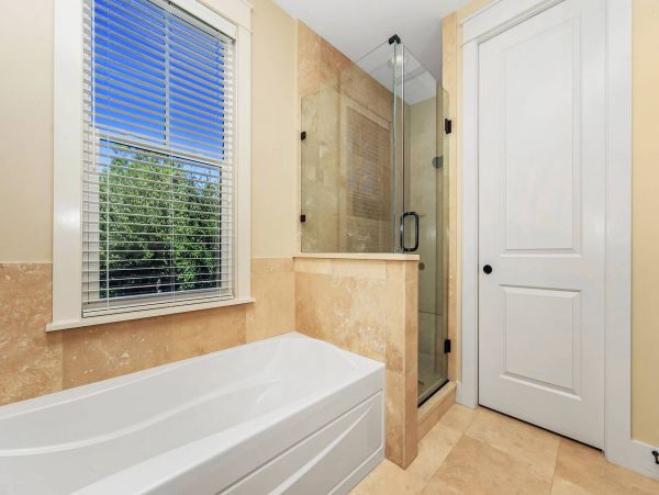 Santa Rosa Vacation Home Six Bedroom Walk to Beach