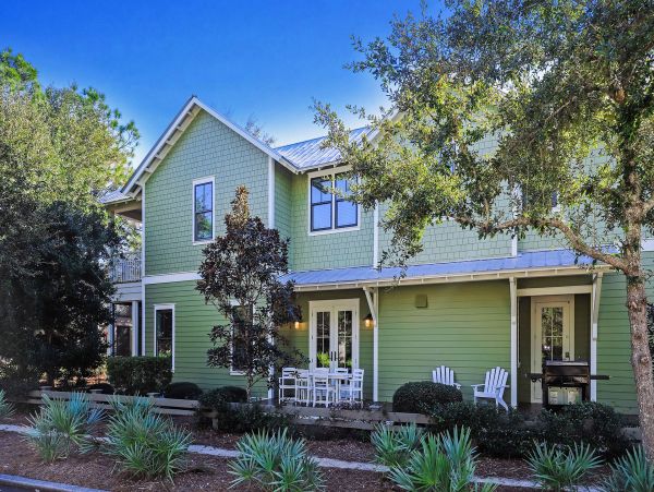 Santa Rosa Vacation Home Six Bedroom Walk to Beach