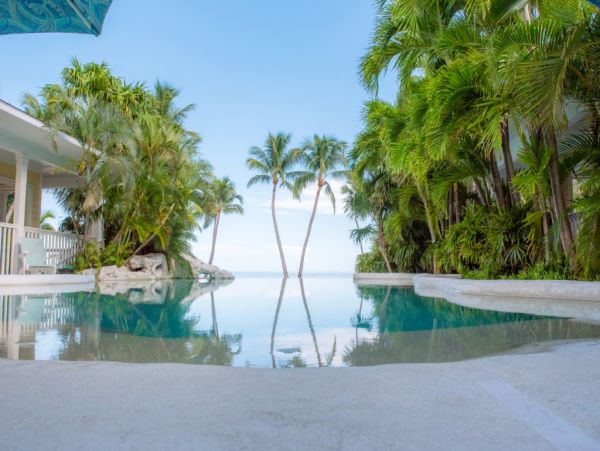 Cozy Beachfront Five Bedroom Estate in Islamorada with Pool