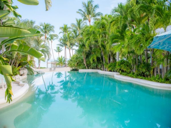 Cozy Beachfront Five Bedroom Estate in Islamorada with Pool