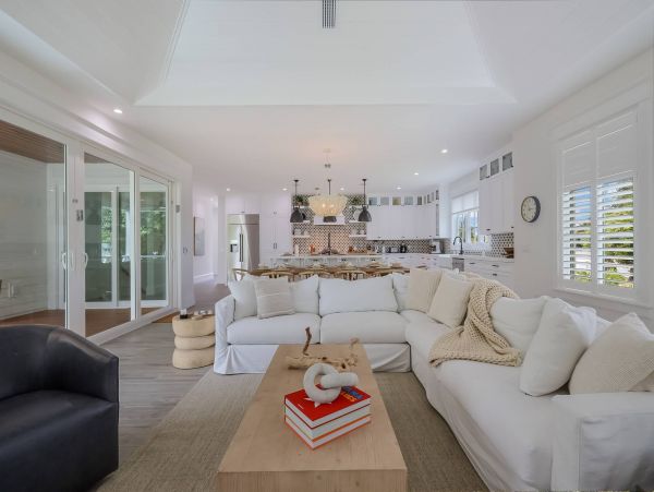 Charming Four Bedroom Vacation Rental Holmes Beach