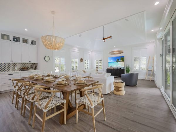 Charming Four Bedroom Vacation Rental Holmes Beach