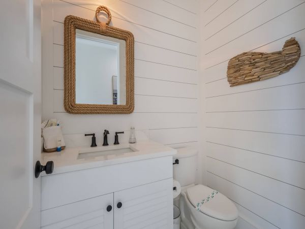 Charming Four Bedroom Vacation Rental Holmes Beach