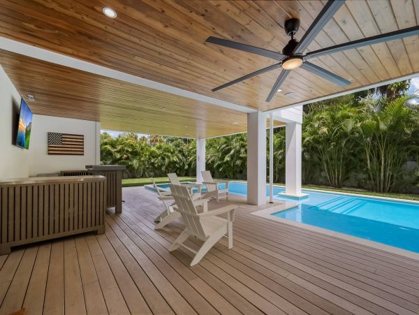 Charming Four Bedroom Vacation Rental Holmes Beach