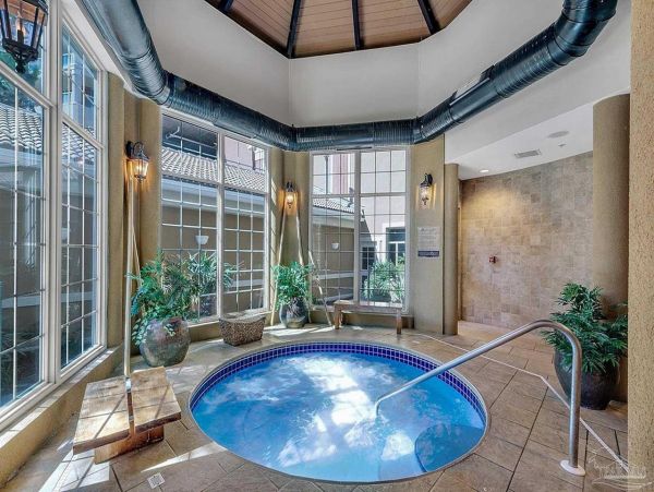 Value Beachfront Pensacola Condo