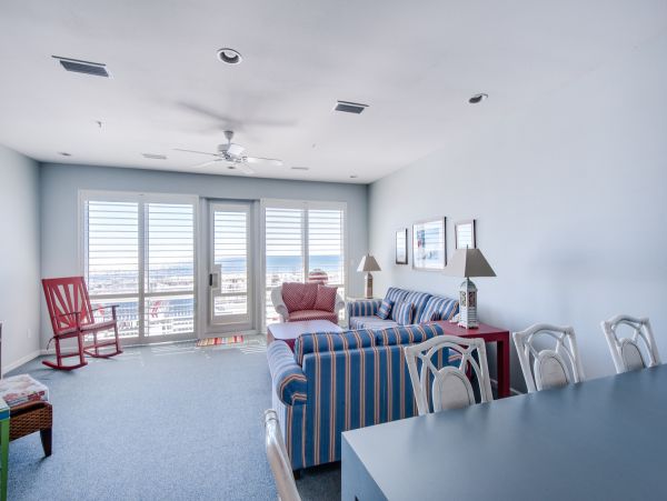 Stunning Gulf-Front 4-Bedroom Condo with Beach Views and Spacious Layout