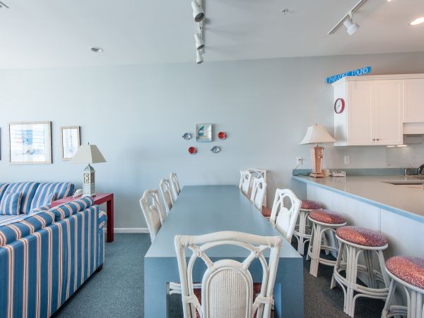 Stunning Gulf-Front 4-Bedroom Condo with Beach Views and Spacious Layout