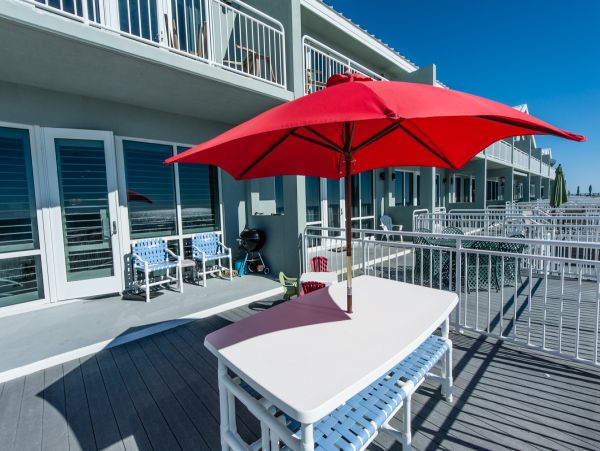 Stunning Gulf-Front 4-Bedroom Condo with Beach Views and Spacious Layout