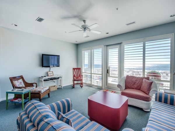 Stunning Gulf-Front 4-Bedroom Condo with Beach Views and Spacious Layout