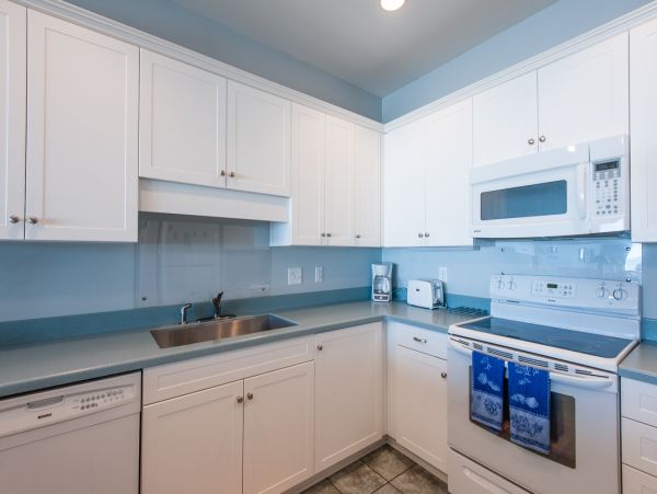 Stunning Gulf-Front 4-Bedroom Condo with Beach Views and Spacious Layout