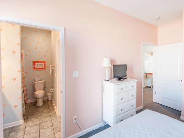 Stunning Gulf-Front 4-Bedroom Condo with Beach Views and Spacious Layout