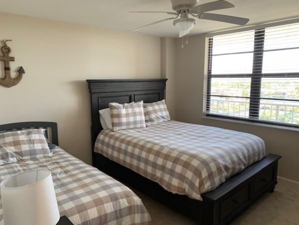 Oceanfront 2 Bedroom Vacation Condo in Marco Island