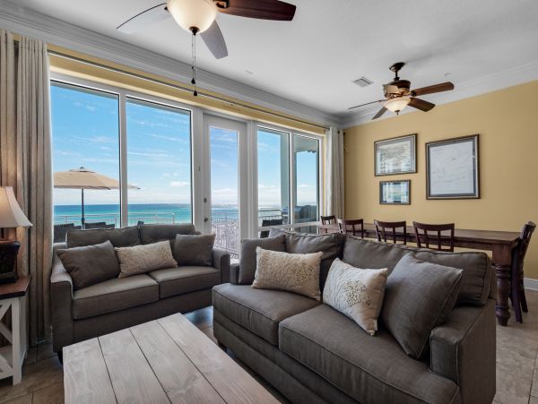 Beachfront Luxury: Stunning 4-Bedroom, 3-Bath Condo with Breathtaking Gulf Views