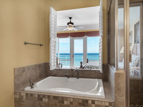 Beachfront Luxury: Stunning 4-Bedroom, 3-Bath Condo with Breathtaking Gulf Views