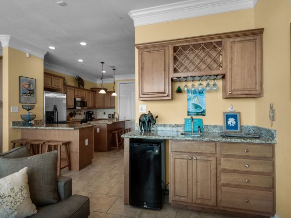 Beachfront Luxury: Stunning 4-Bedroom, 3-Bath Condo with Breathtaking Gulf Views