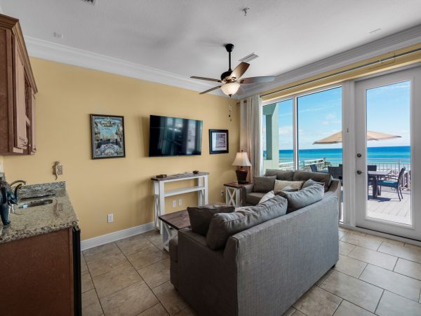 Beachfront Luxury: Stunning 4-Bedroom, 3-Bath Condo with Breathtaking Gulf Views